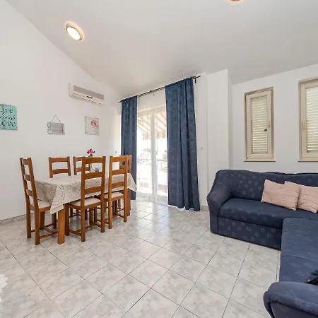Ferienhaus Antonella Privlaka (Zadar)